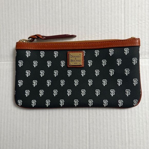 Dooney & Bourne MLB San Francisco Giants Baseball Large Wallet Clutch 9.5” x 5” - Picture 1 of 7